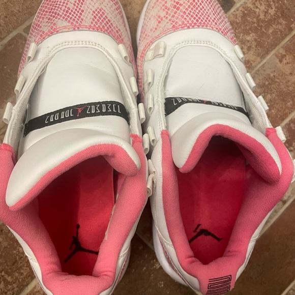 Air Jordan 11 Retro Low pink - Picture 8 of 9